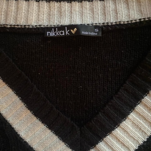 Marshalls Black and Cream V-Neck Sweater - Picture 2 of 3